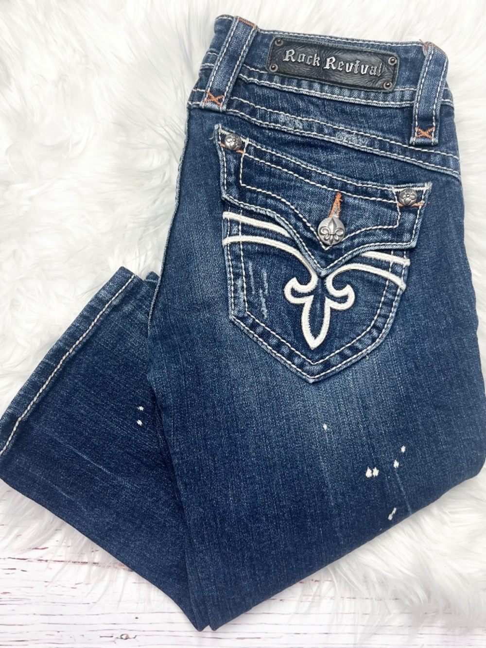 👖|•ROCK REVIVAL•| Kate Cropped Low Rise Jeans Size 27👖